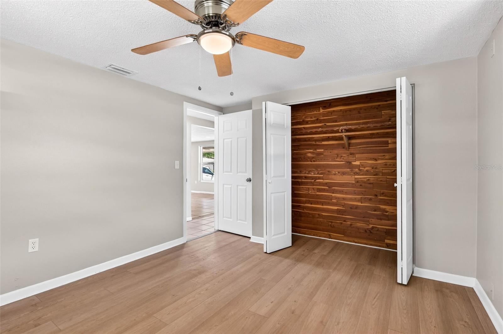 EMBASSY HILLS - Residential