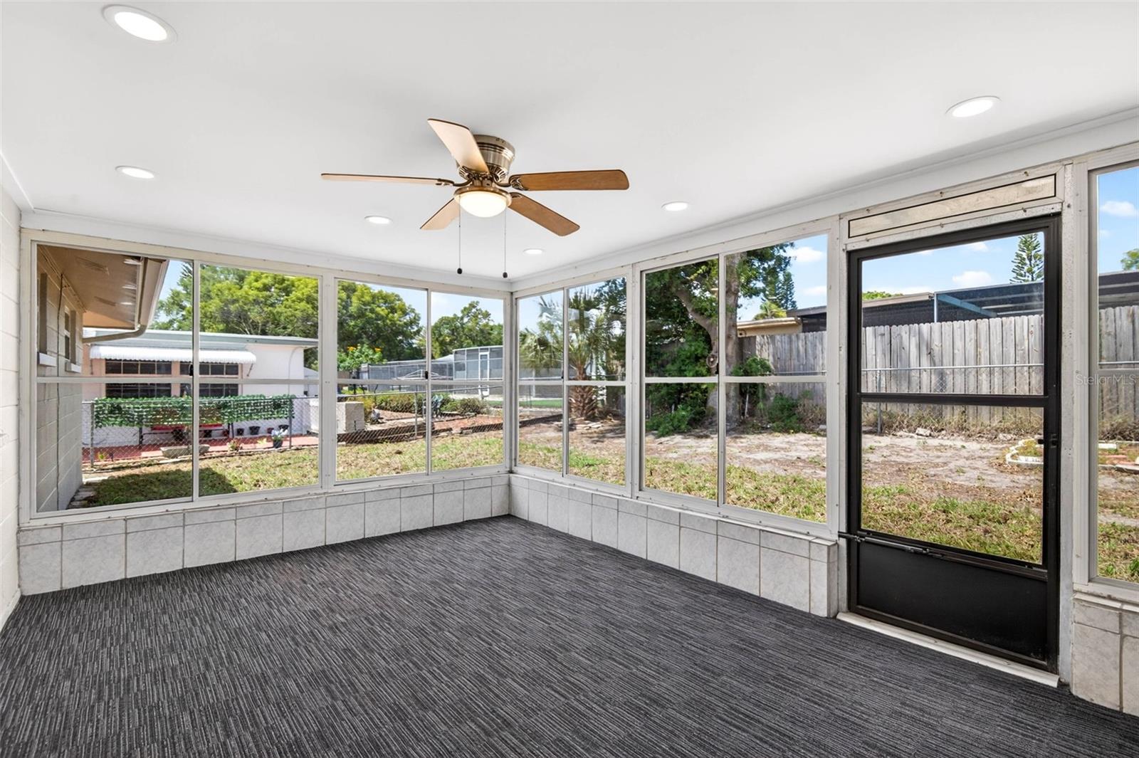 EMBASSY HILLS - Residential