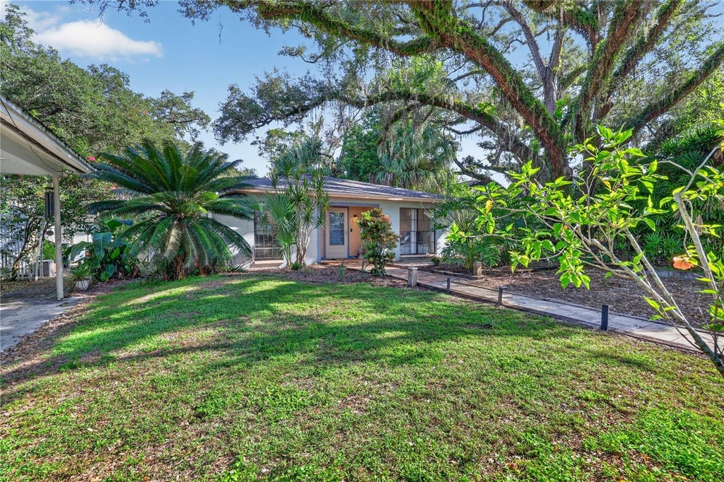 Photo of 317 W Comanche Avenue, Tampa, FL 33604 (MLS # TB8547197)