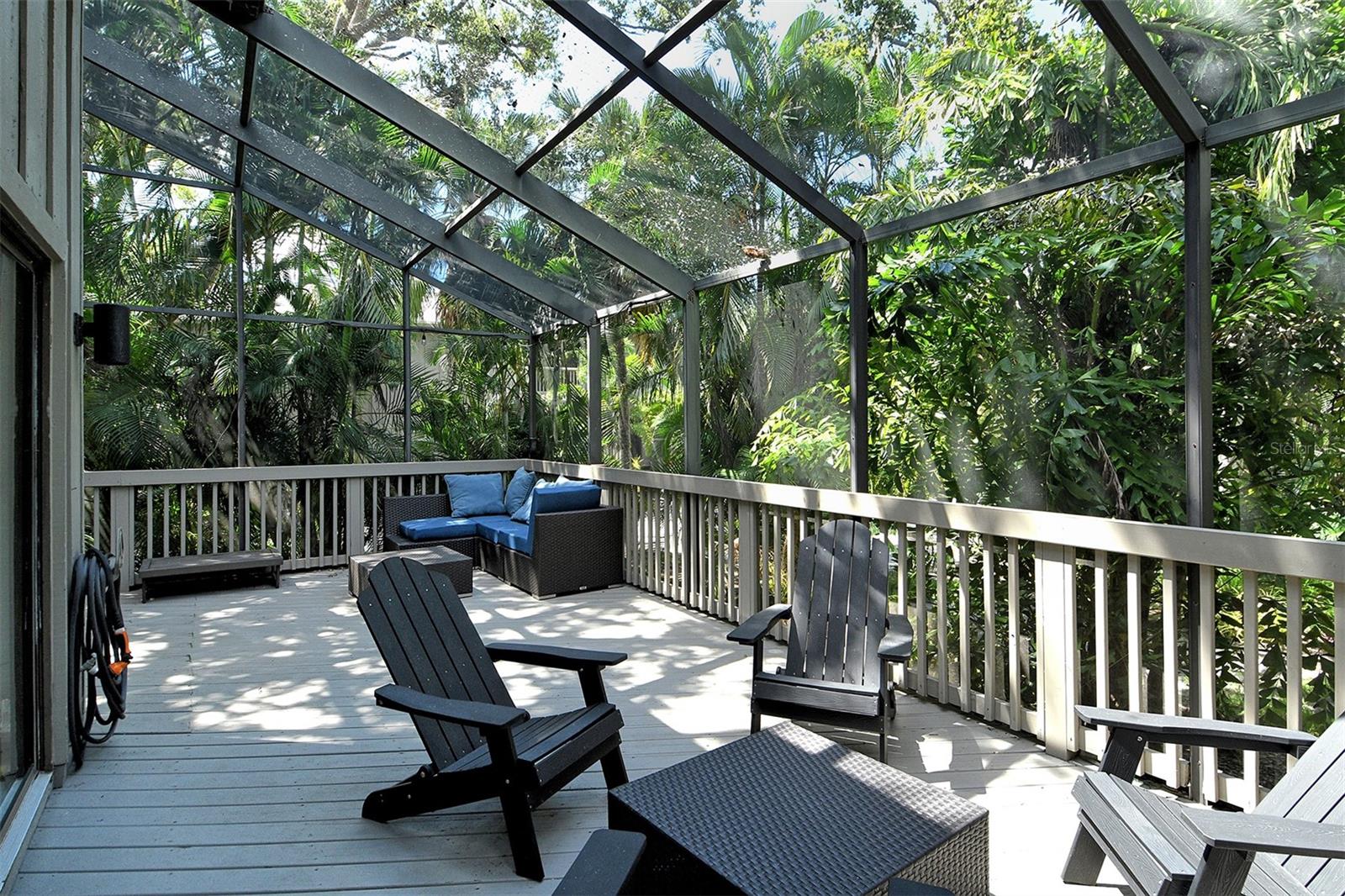 LANDINGS TREEHOUSE - Residential