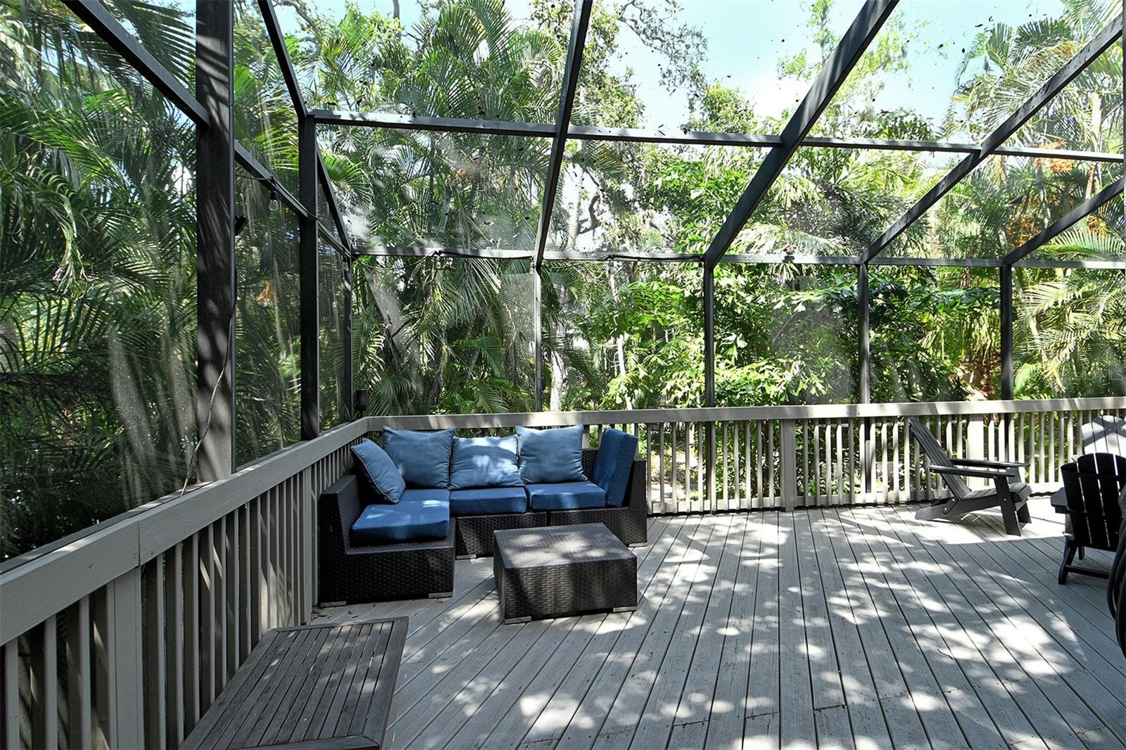 LANDINGS TREEHOUSE - Residential
