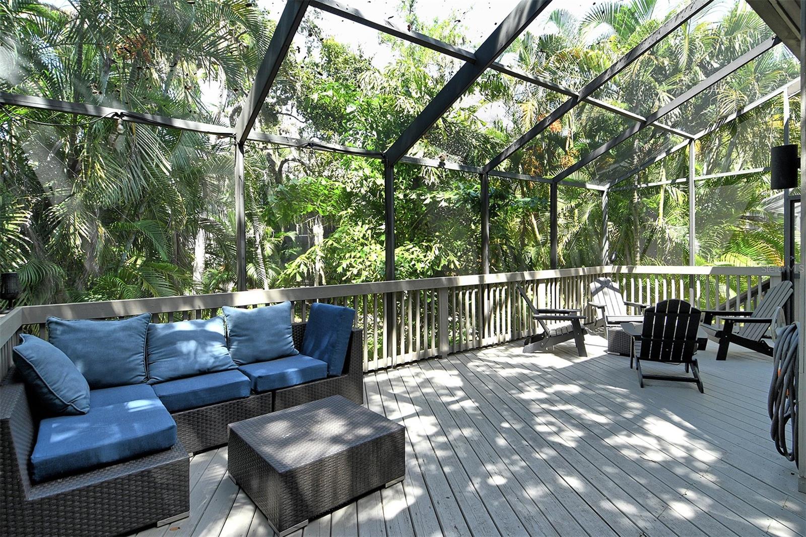 LANDINGS TREEHOUSE - Residential