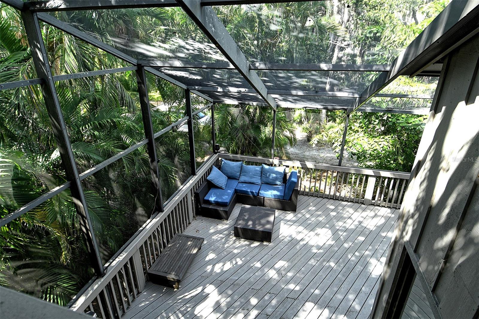 LANDINGS TREEHOUSE - Residential
