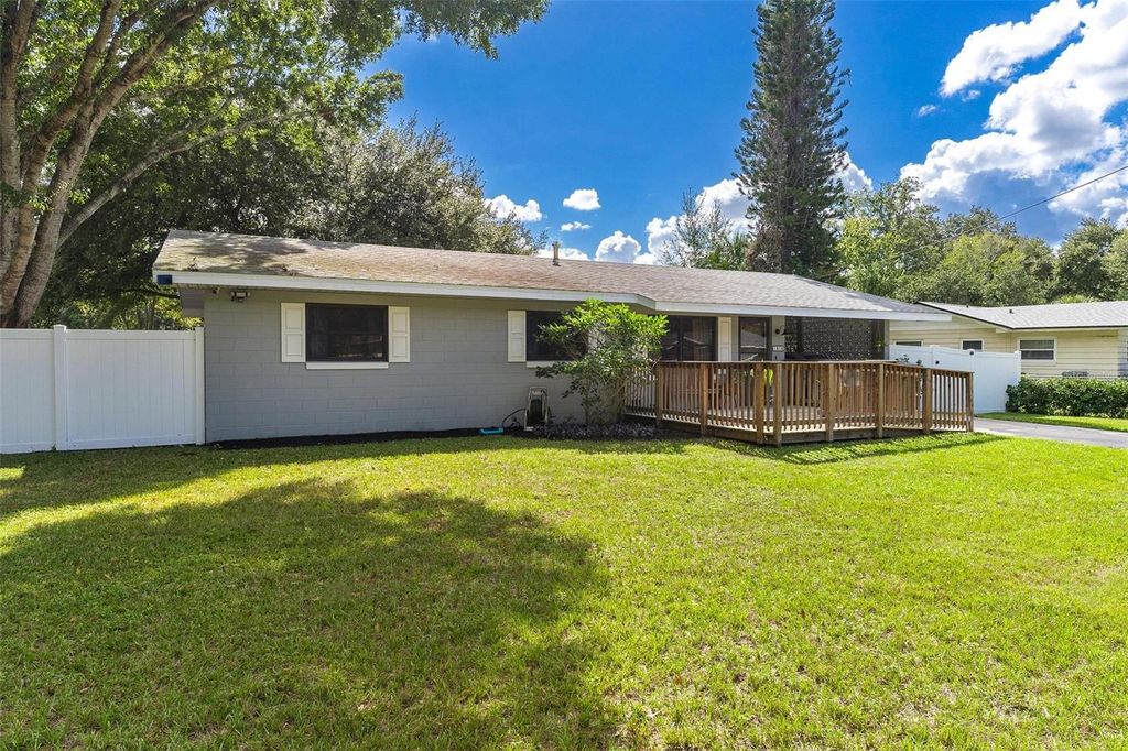 Photo of 1313 Maugans Avenue, Leesburg, FL 34748 (MLS # G5103514)