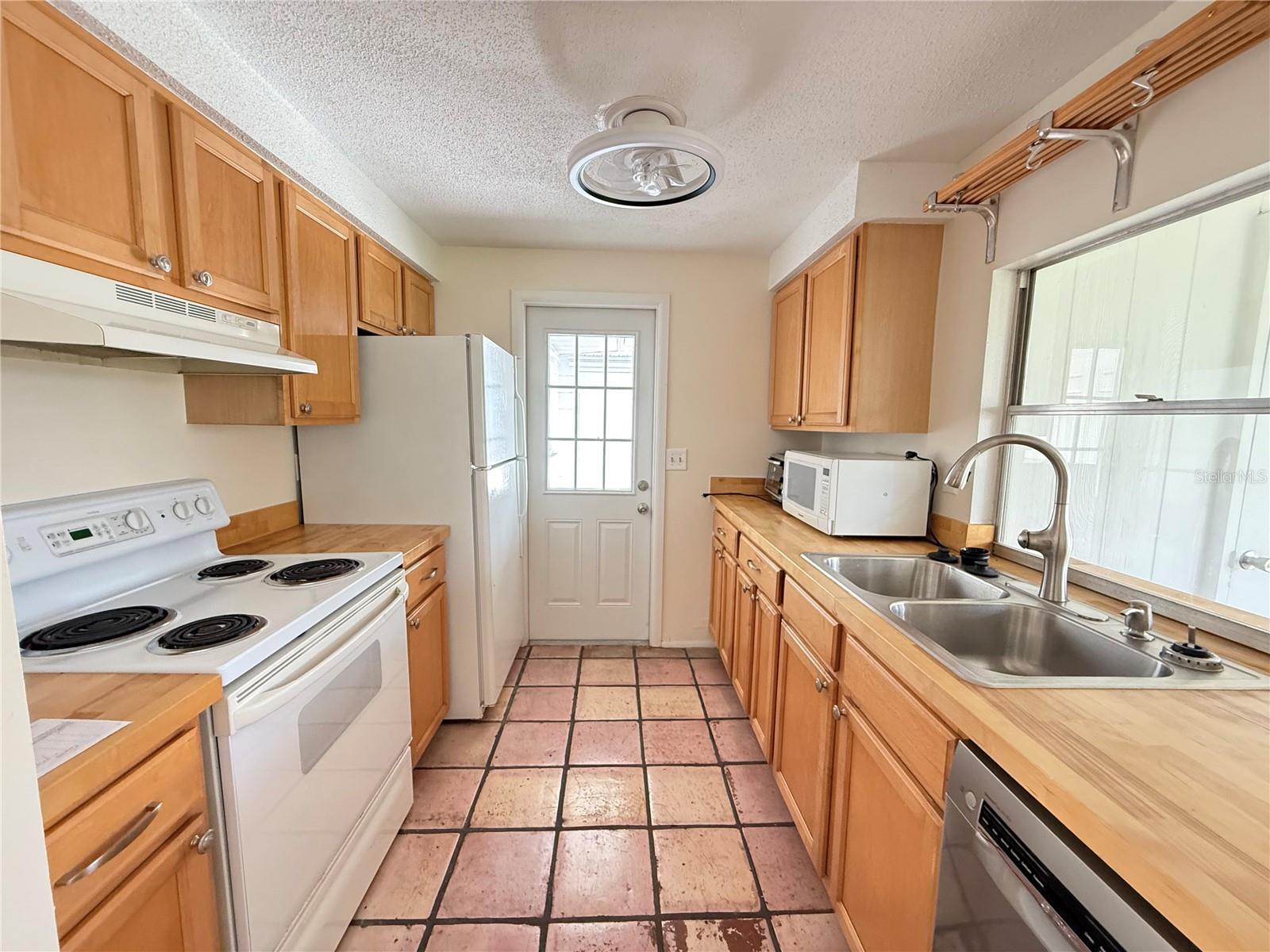 BAY ACRES - RESUB - Residential Lease