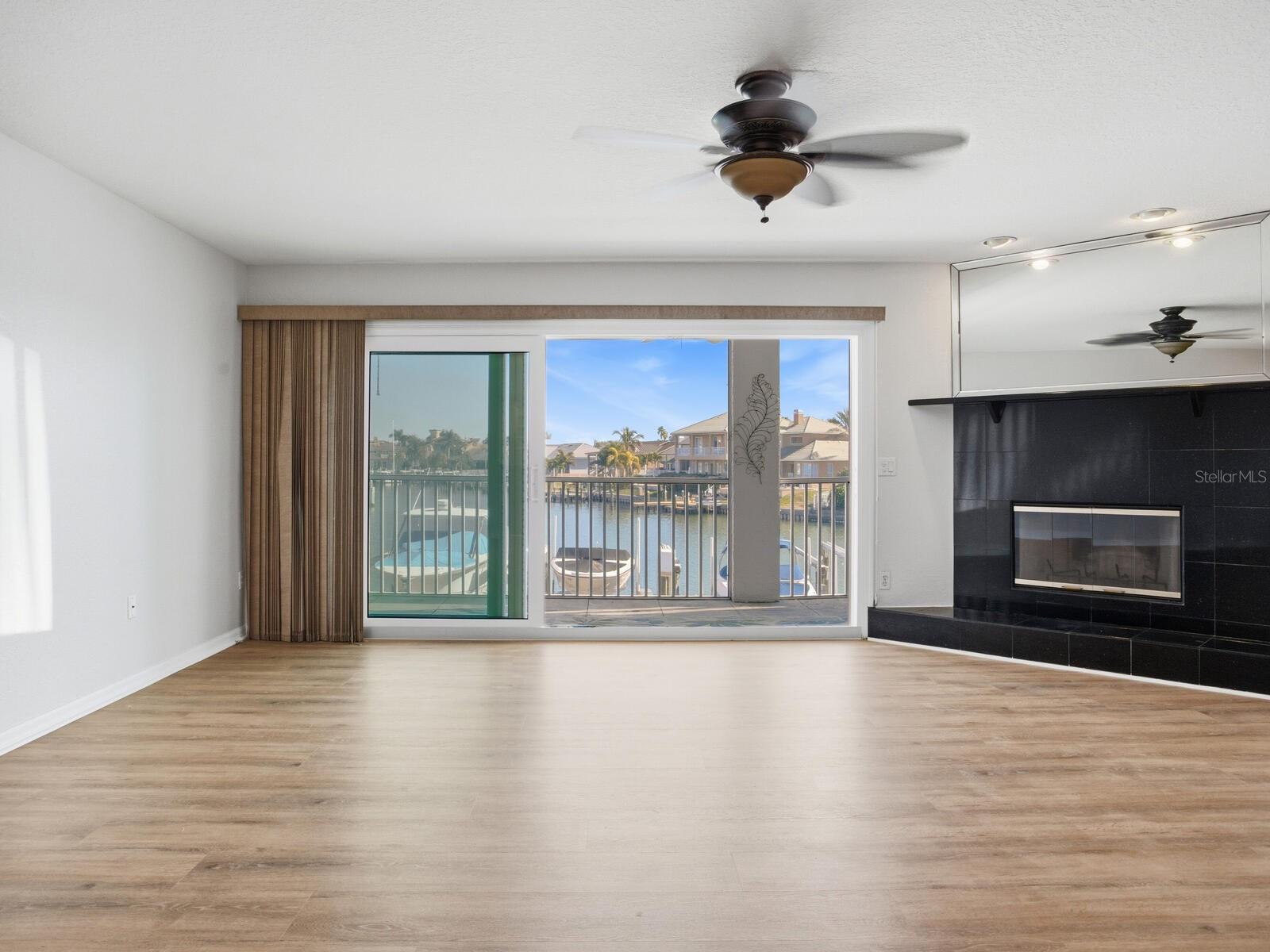 TIERRA SHORES TWNHMS - Residential