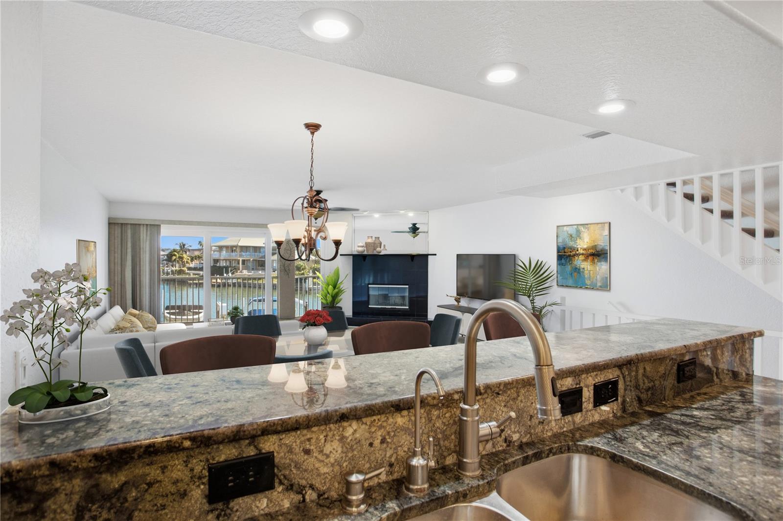 521 PINELLAS BAYWAY S 103