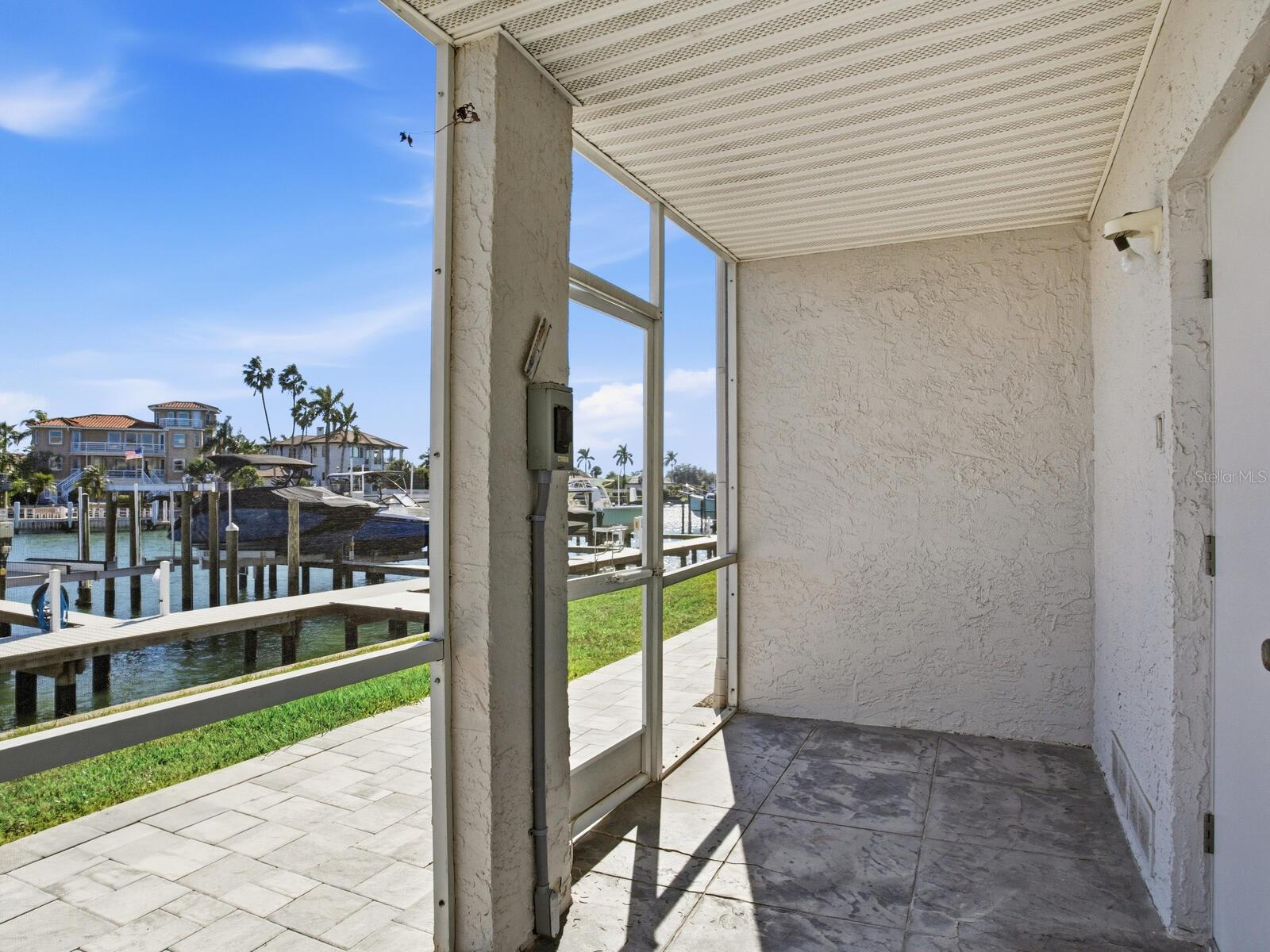 TIERRA SHORES TWNHMS - Residential