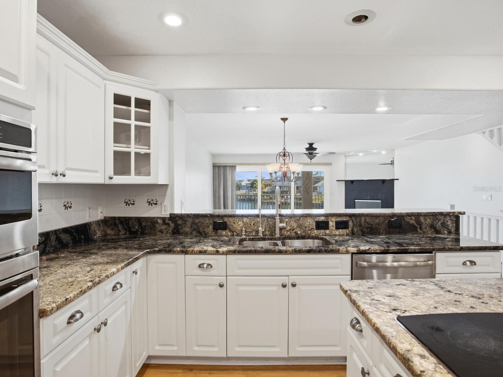 TIERRA SHORES TWNHMS - Residential