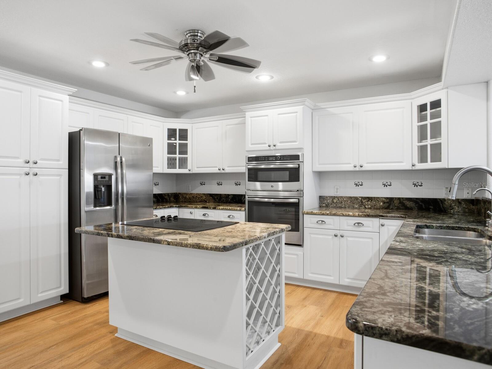 TIERRA SHORES TWNHMS - Residential