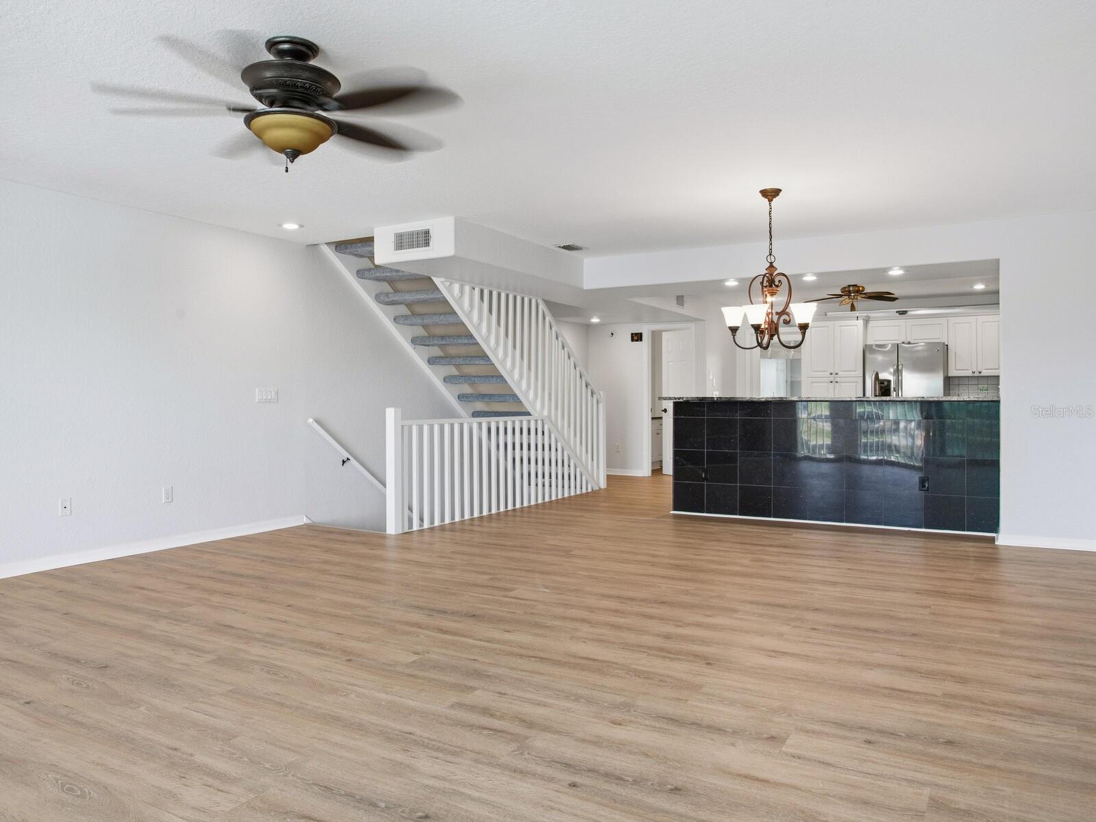 TIERRA SHORES TWNHMS - Residential