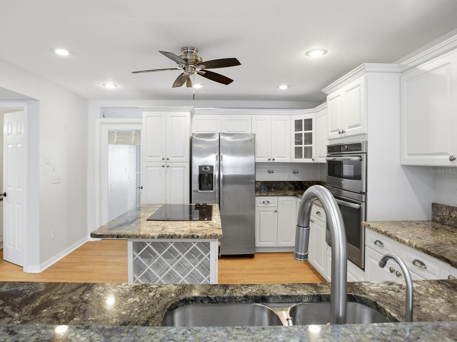 TIERRA SHORES TWNHMS - Residential