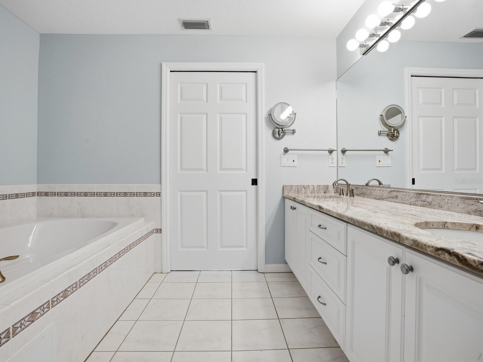 TIERRA SHORES TWNHMS - Residential