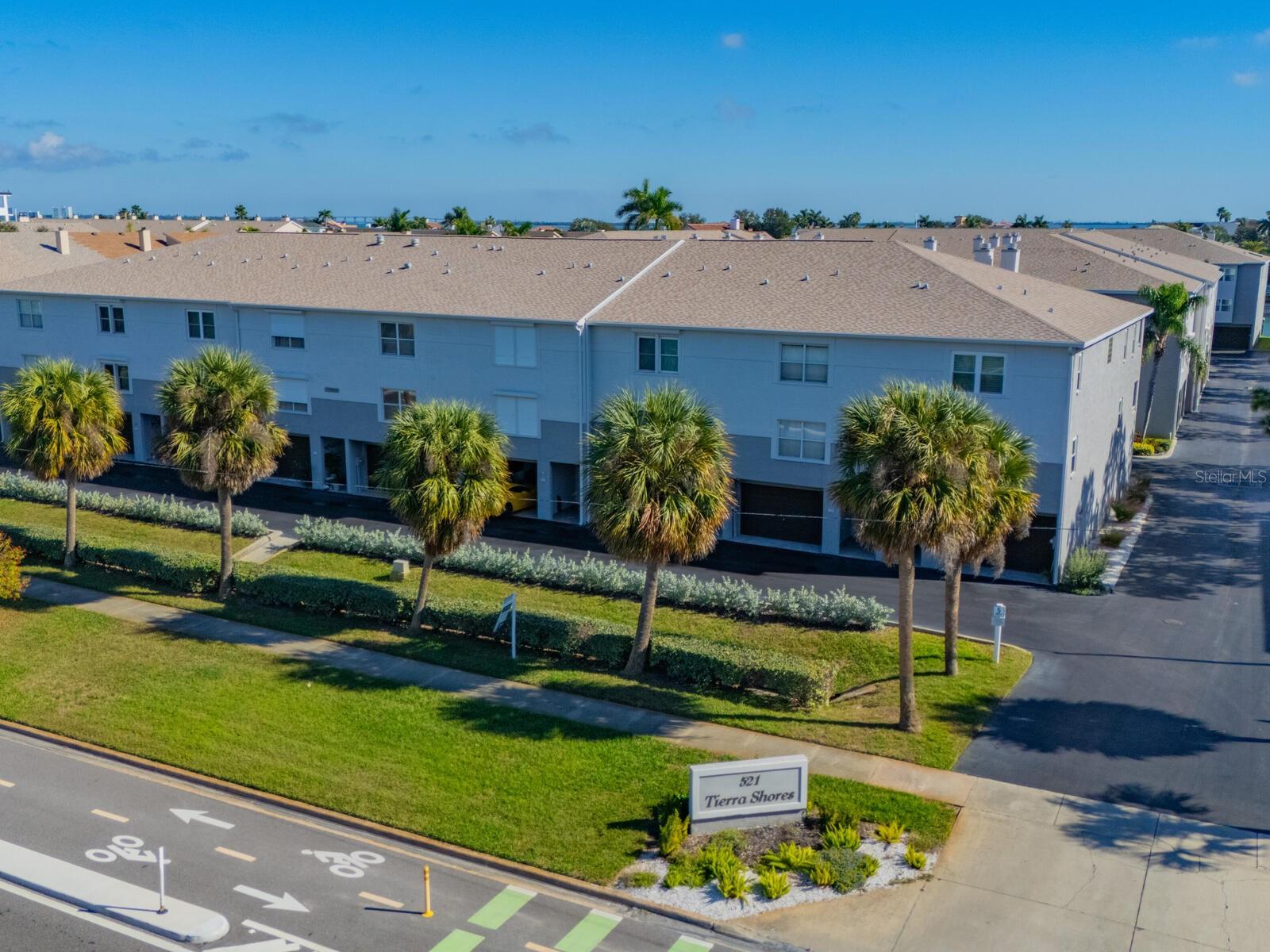 TIERRA SHORES TWNHMS - Residential