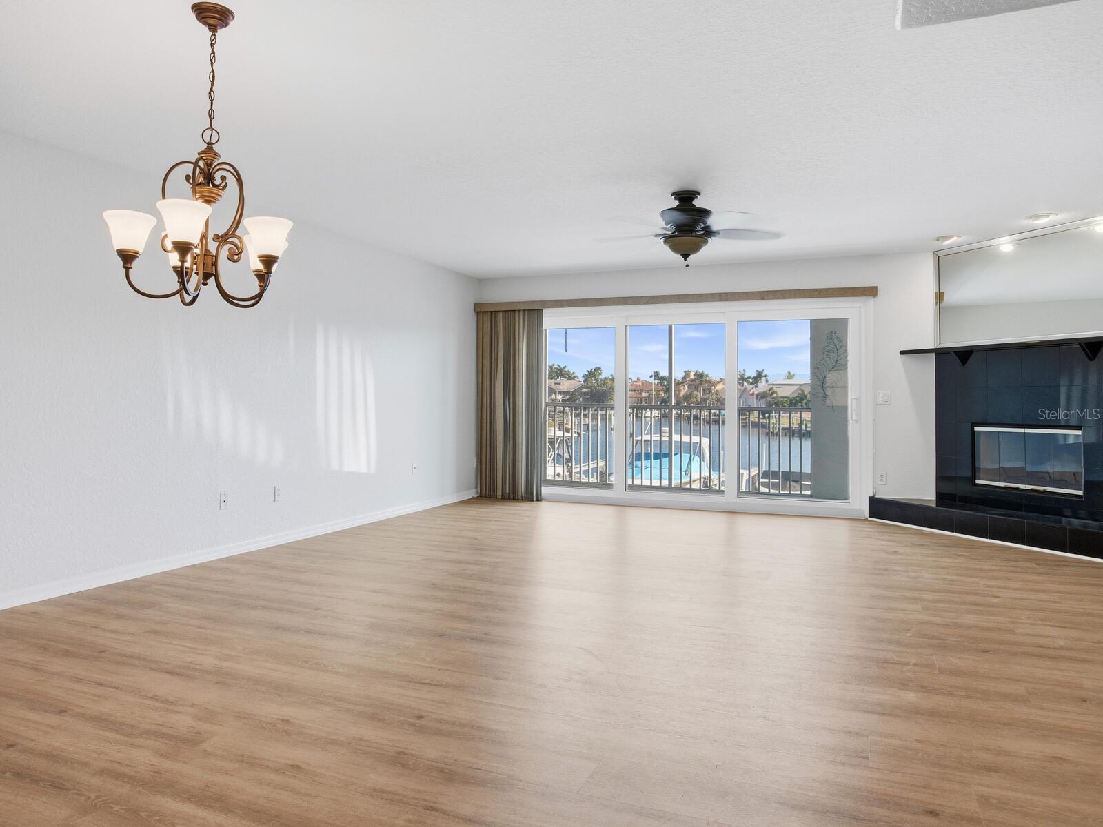 TIERRA SHORES TWNHMS - Residential