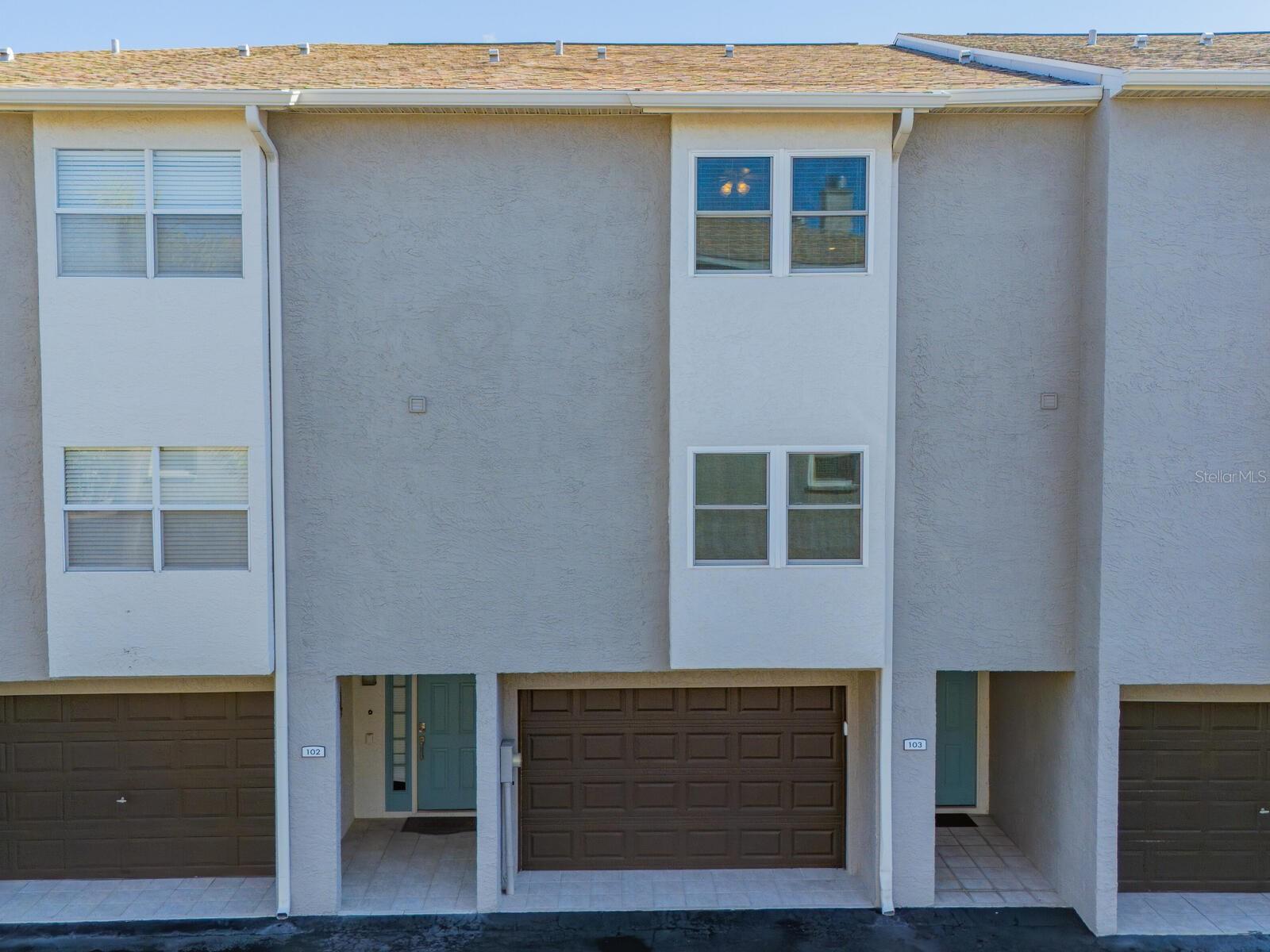 TIERRA SHORES TWNHMS - Residential