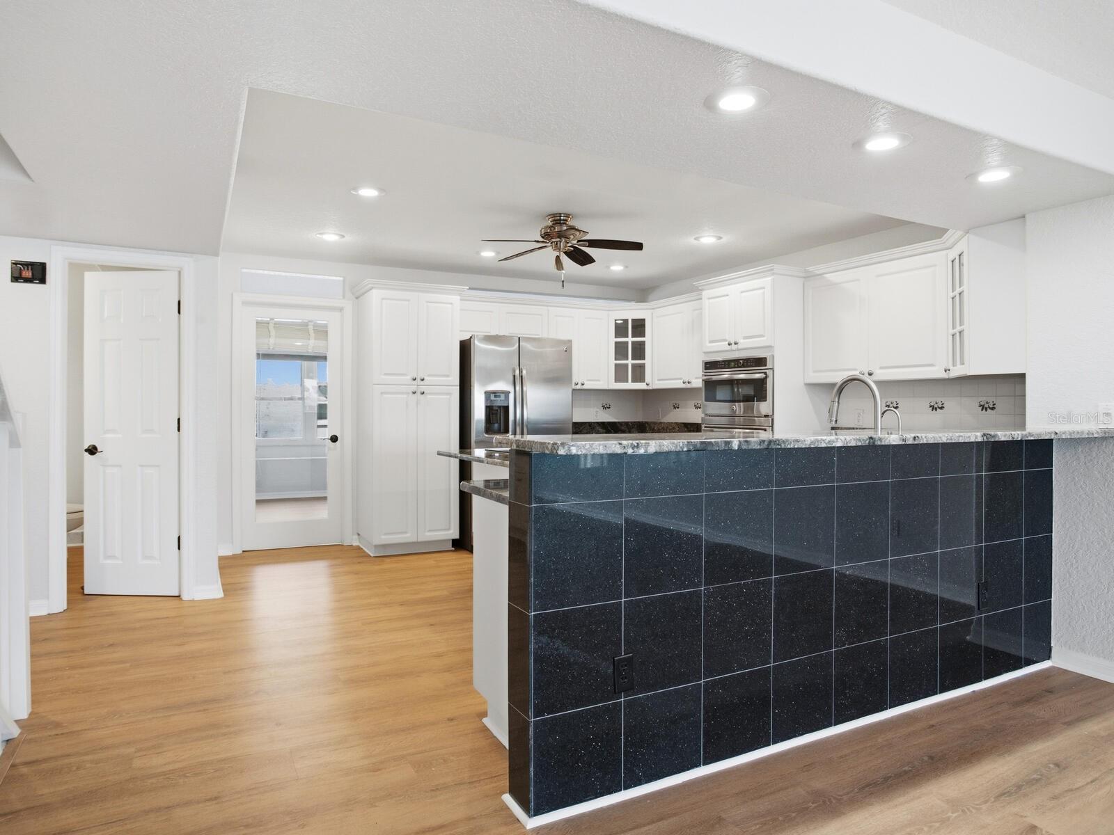 TIERRA SHORES TWNHMS - Residential