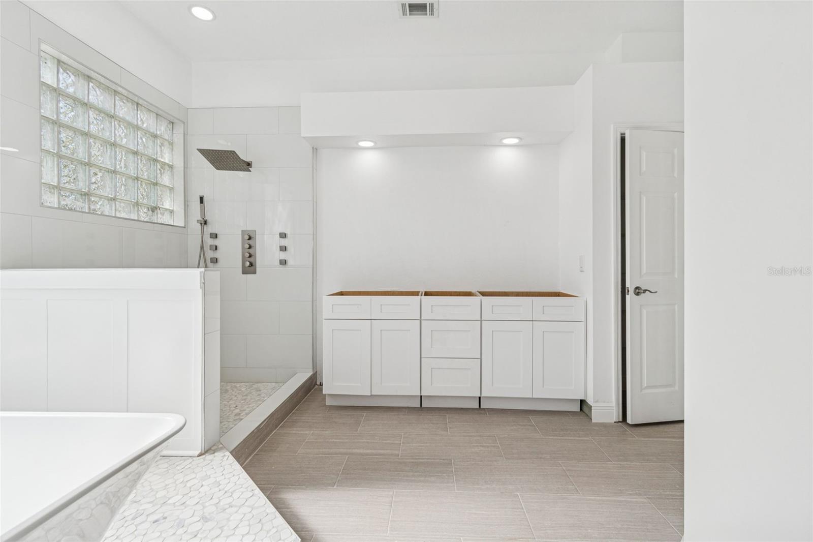 WESTCHASE SEC 110 - Residential