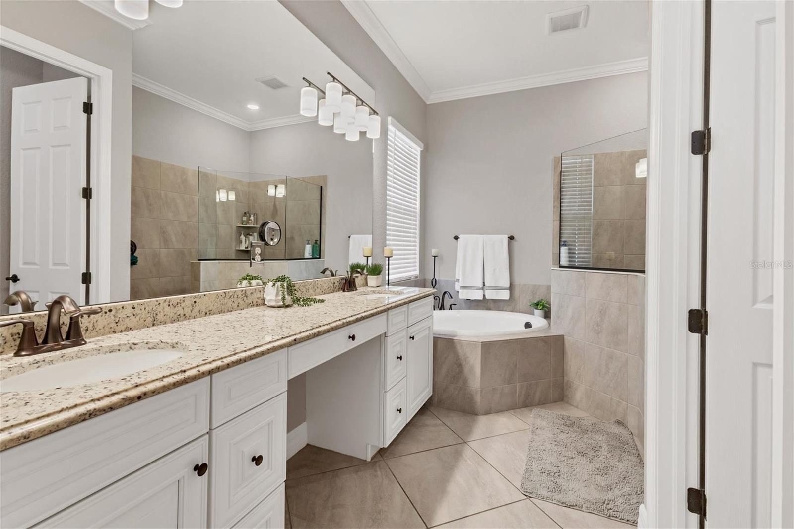 LAKEWOOD NATIONAL GOLF CULB PH II - Residential