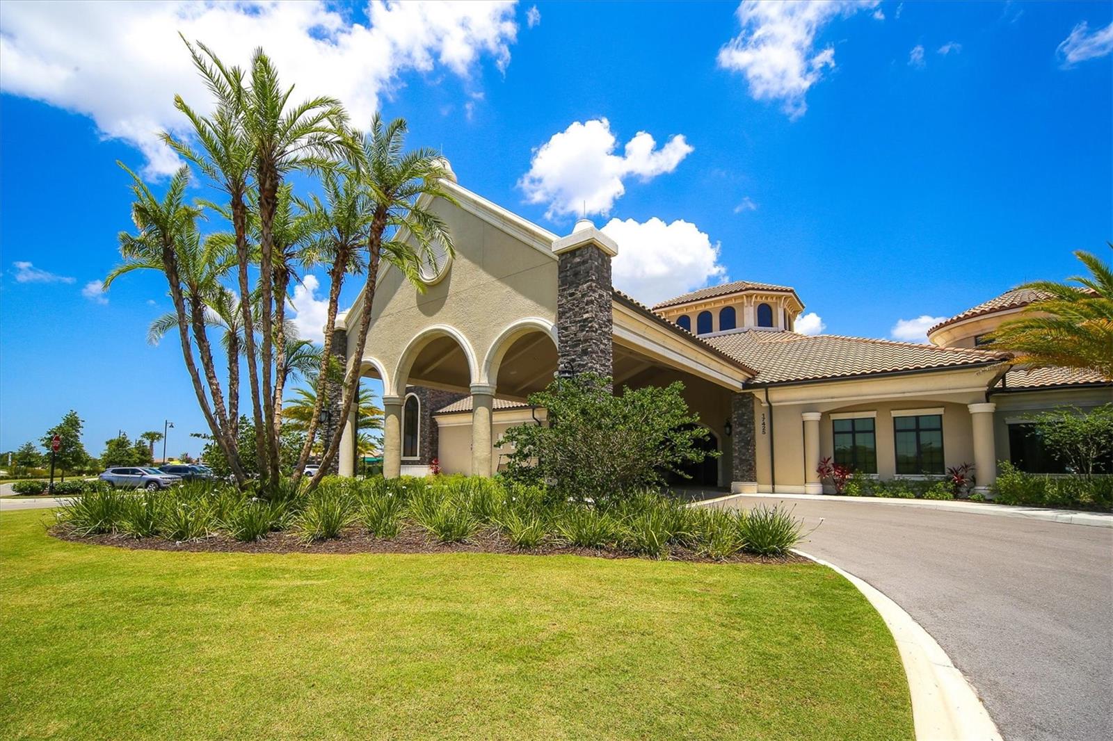 LAKEWOOD NATIONAL GOLF CULB PH II - Residential