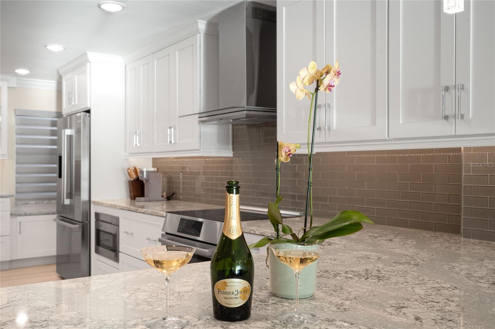 19 WHISPERING SANDS DRIVE 1105