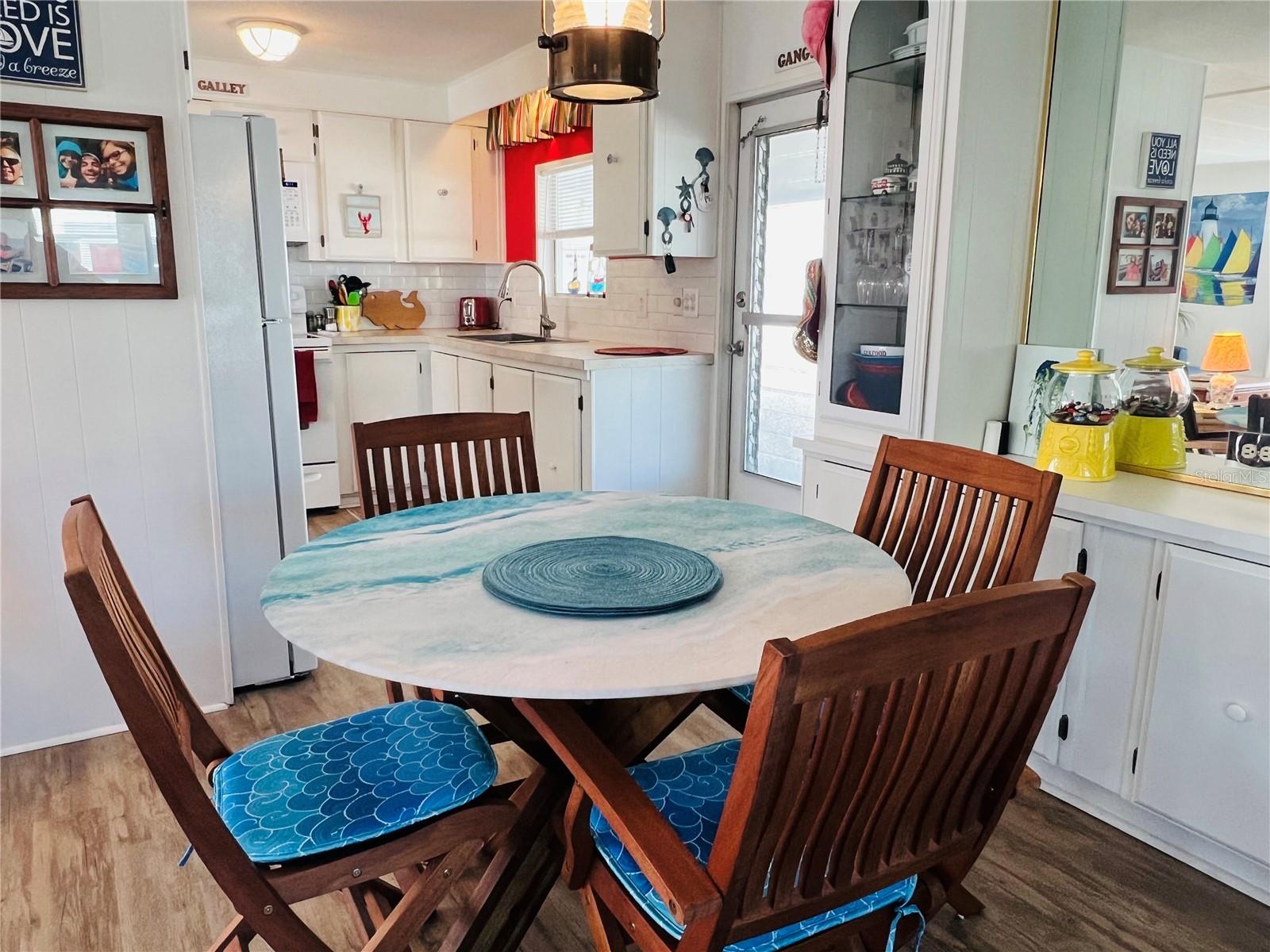 VENETIAN ESTATES - Residential