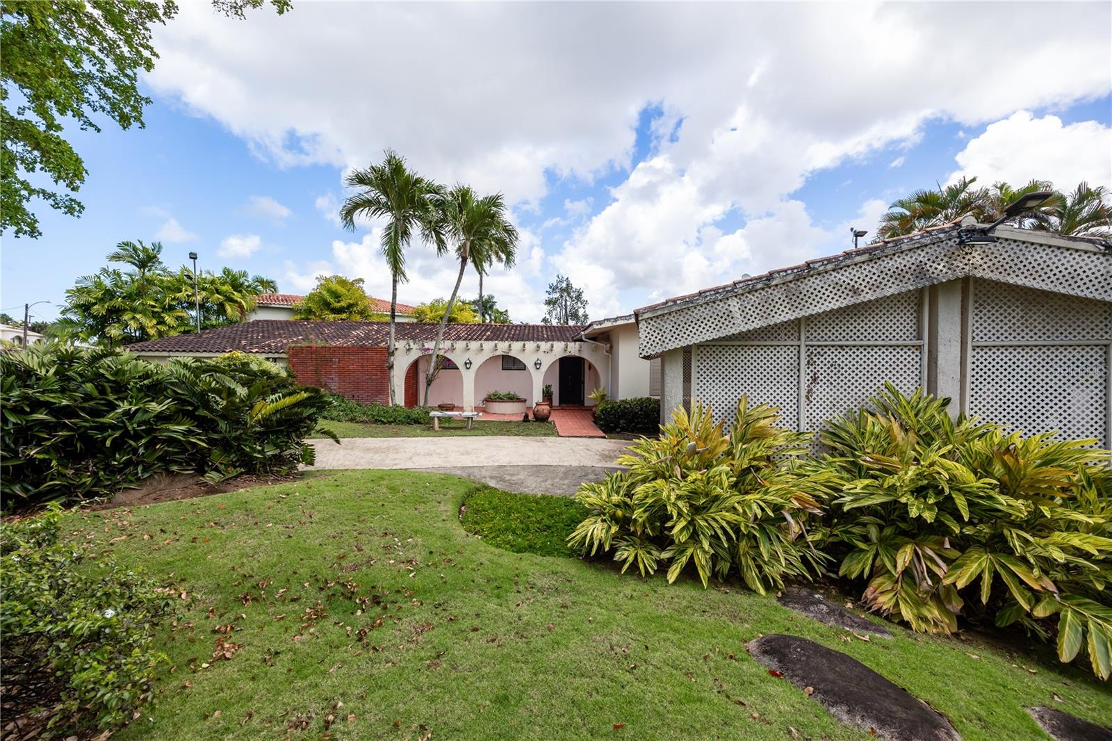 GARDEN HILLS NORTE - Residential