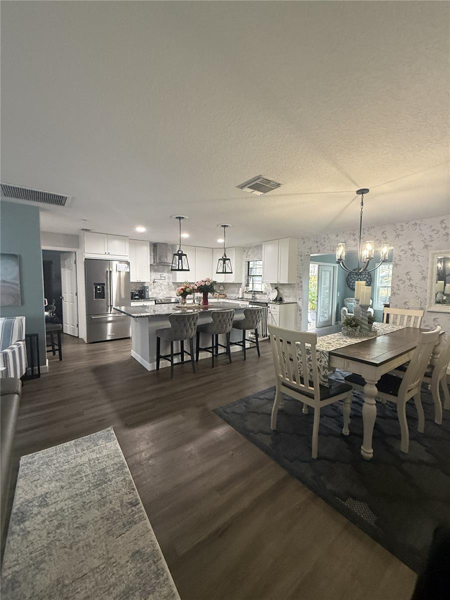 DAVISON MANOR - Residential