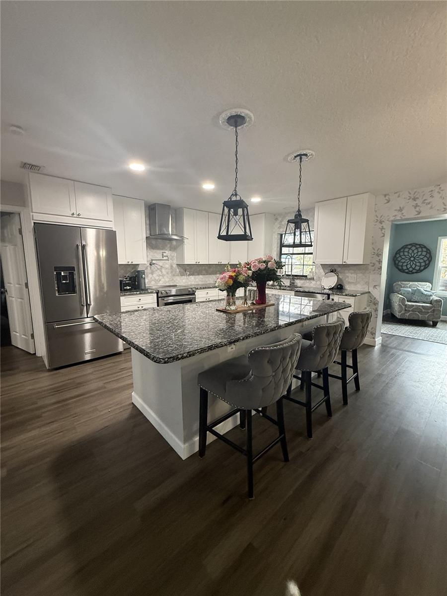 DAVISON MANOR - Residential