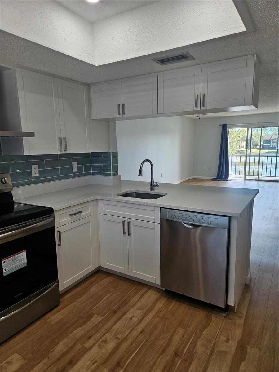 EAST LAKE WOODLANDS CYPRESS ESTATES - Residential Lease