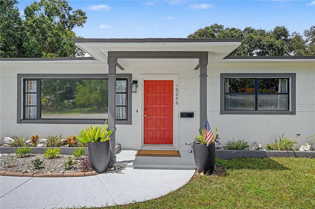 Photo of 10246 N Valle Drive, Tampa, FL 33612 (MLS # TB8549197)