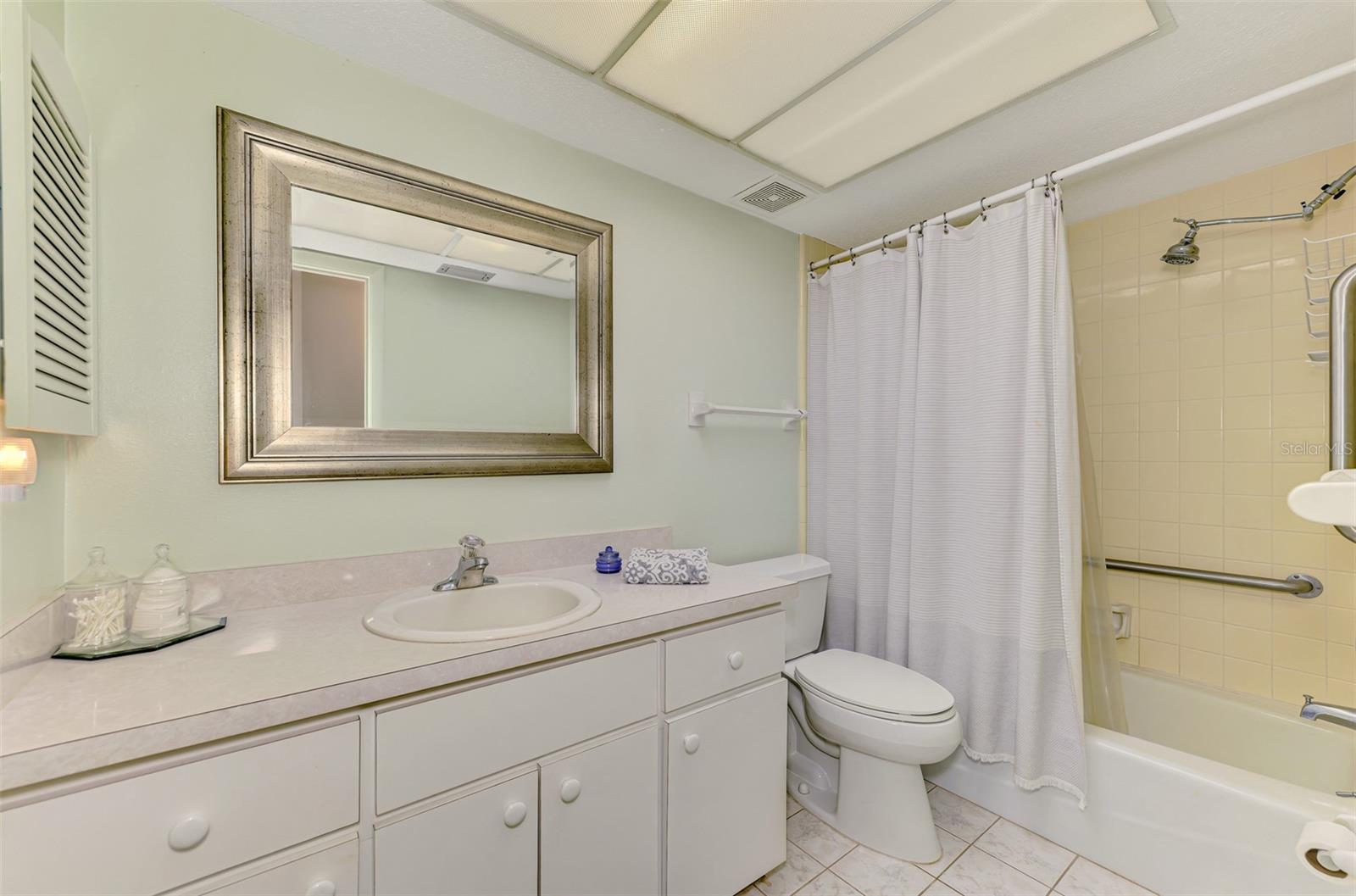 SOUTH VENICE - Residential