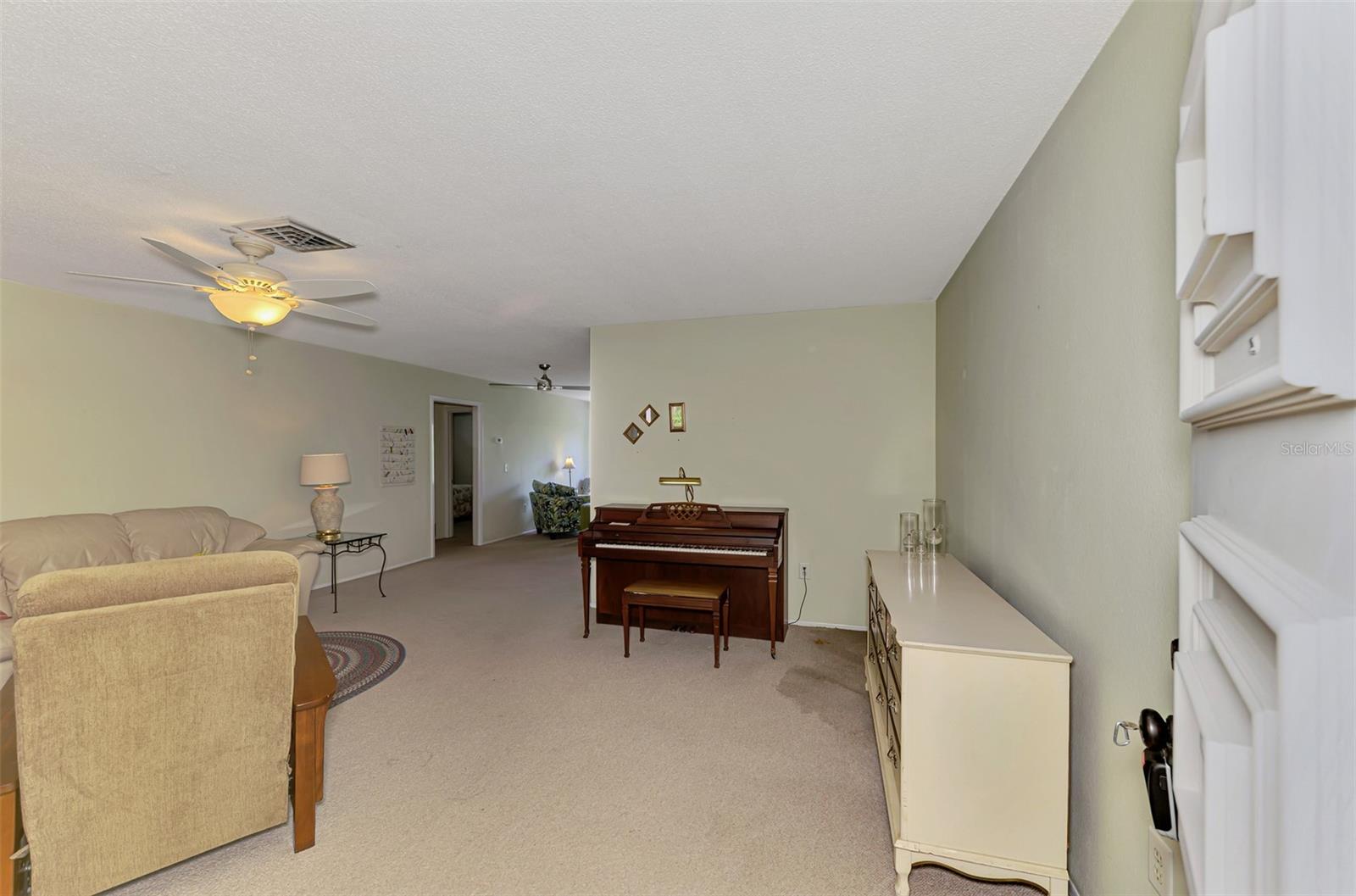 SOUTH VENICE - Residential