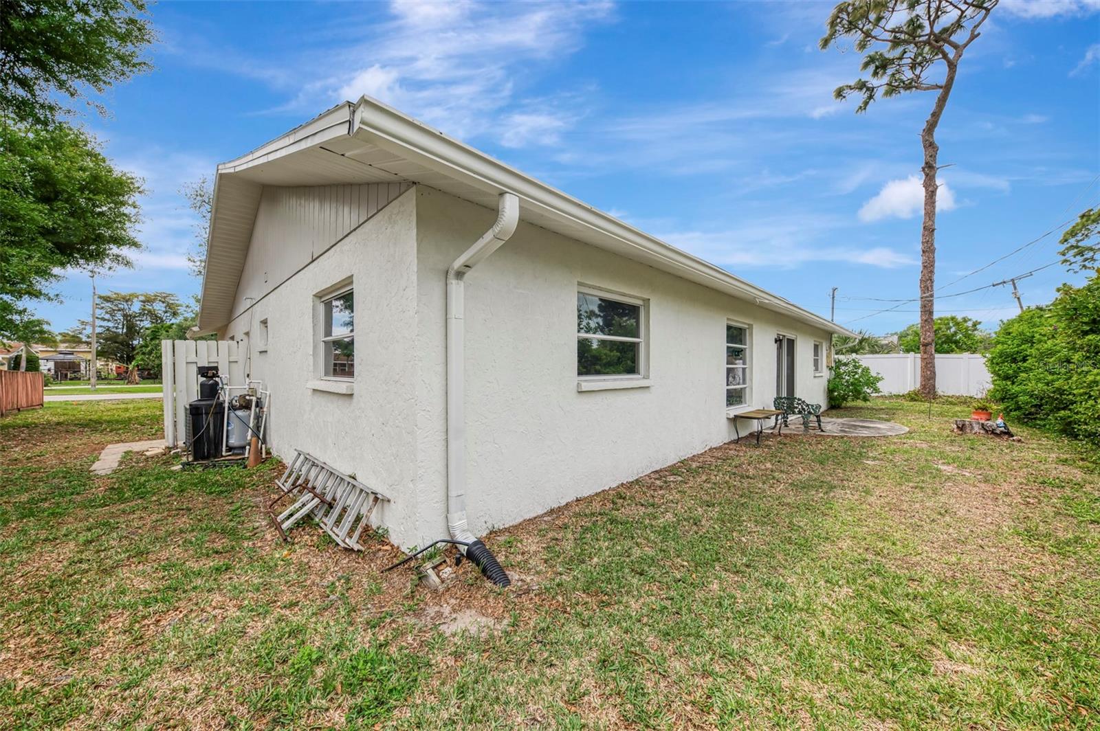 SOUTH VENICE - Residential