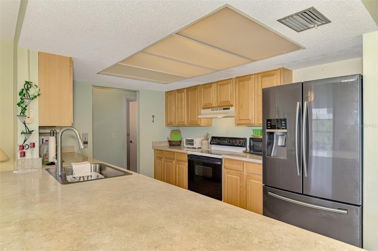 SOUTH VENICE - Residential