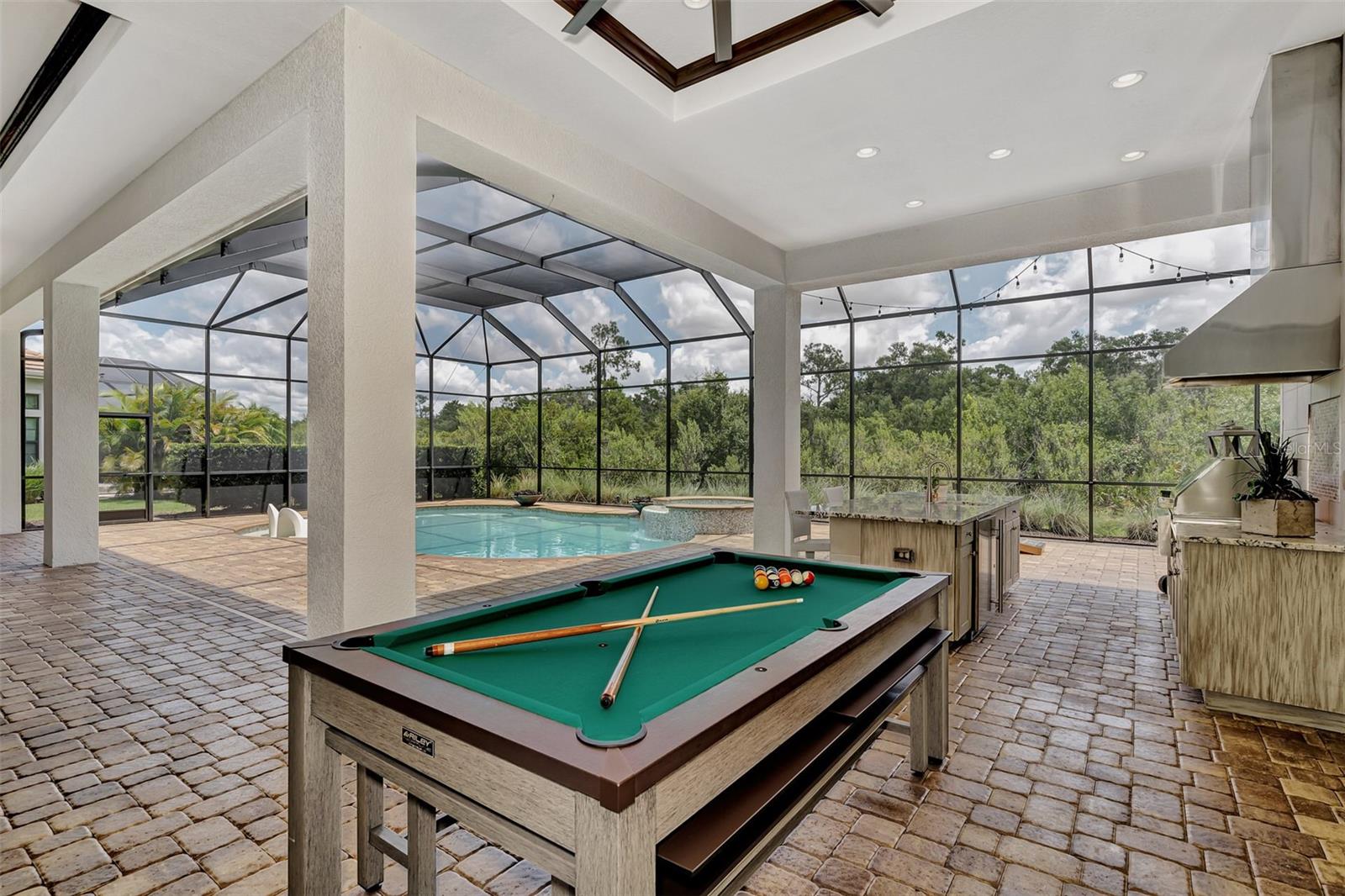 COUNTRY CLUB EAST AT LAKEWD RNCH UU2 - Residential