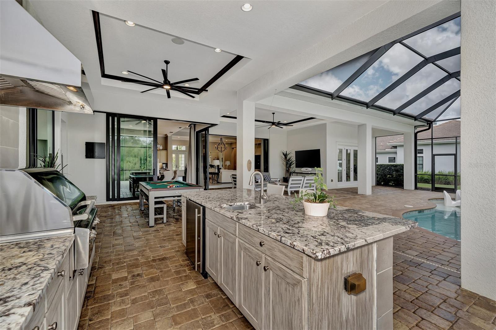 COUNTRY CLUB EAST AT LAKEWD RNCH UU2 - Residential