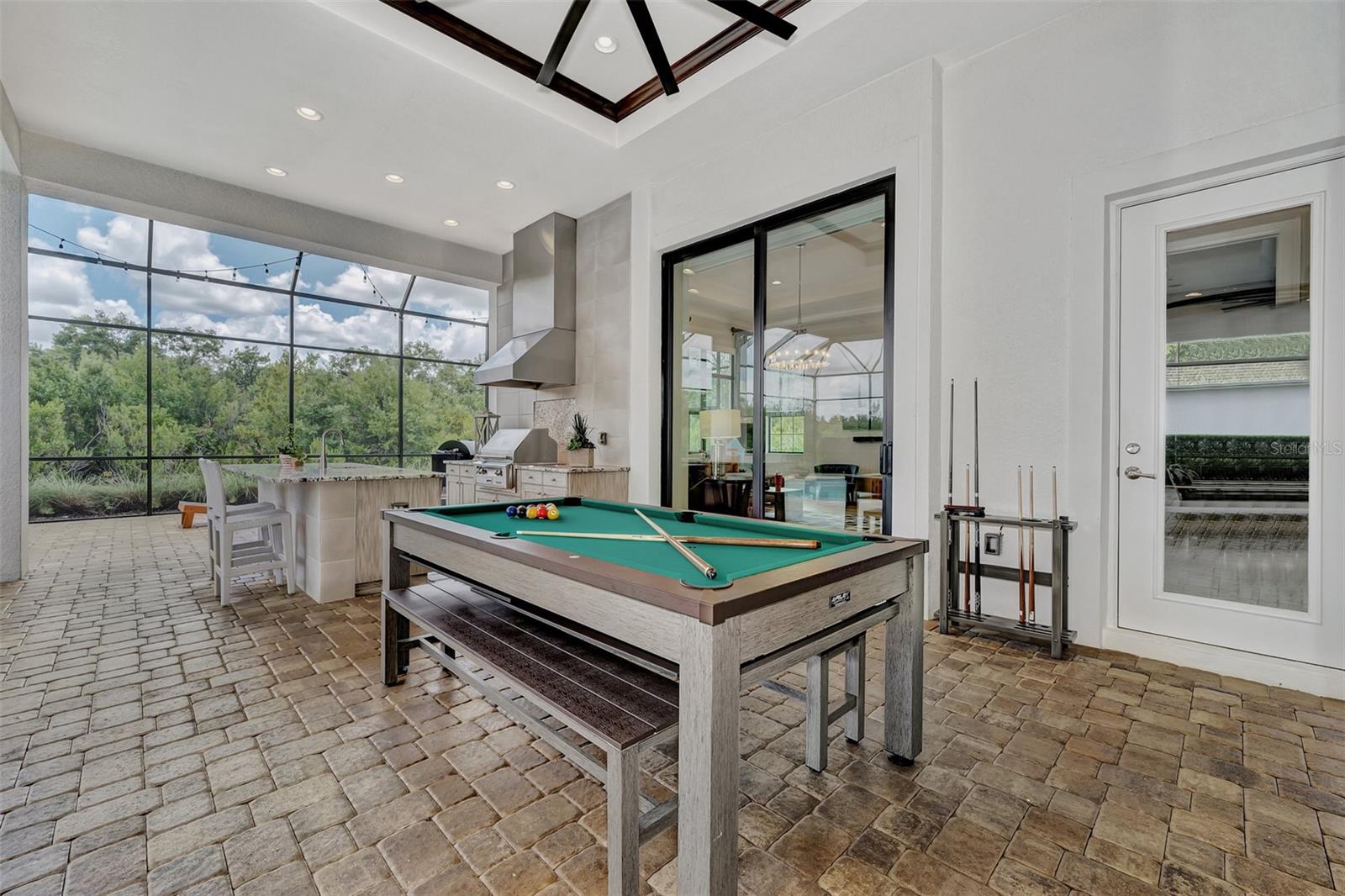 COUNTRY CLUB EAST AT LAKEWD RNCH UU2 - Residential