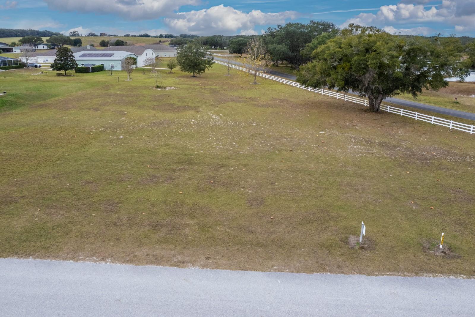 LOVES LANDING - Land