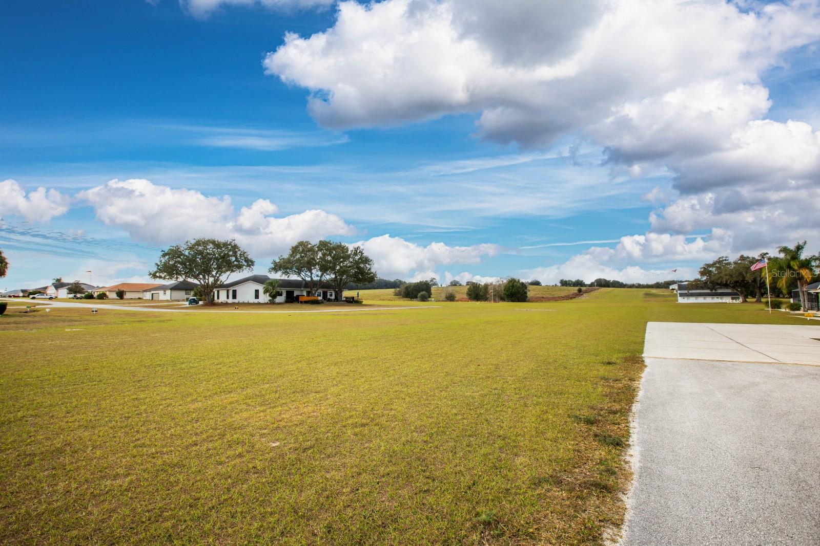 LOVES LANDING - Land