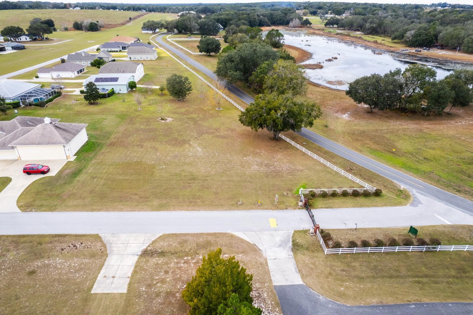 LOVES LANDING - Land