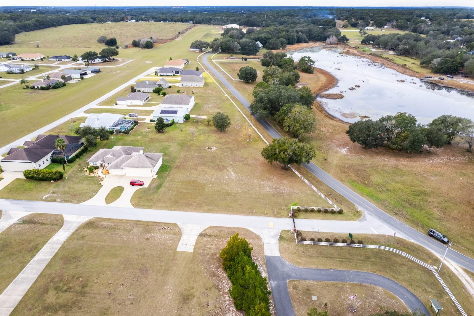 LOVES LANDING - Land