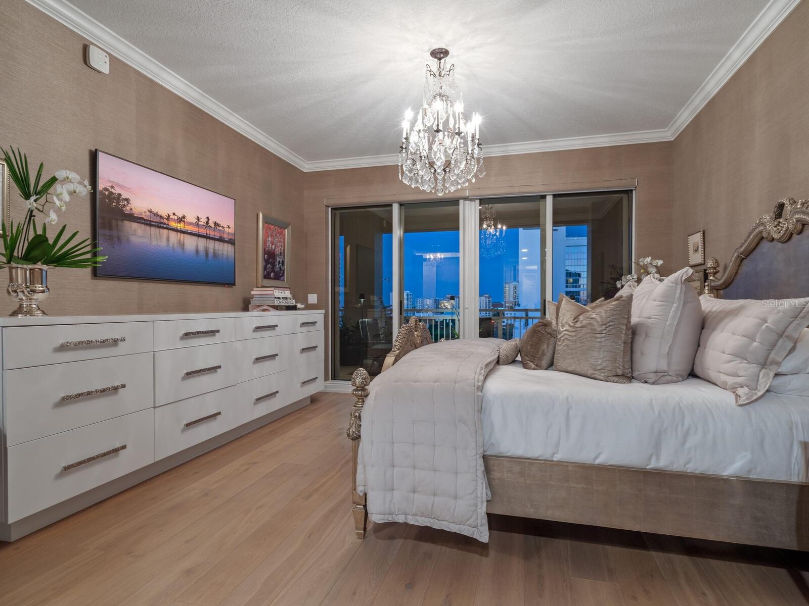 THE TOWER RESIDENCES - Residential