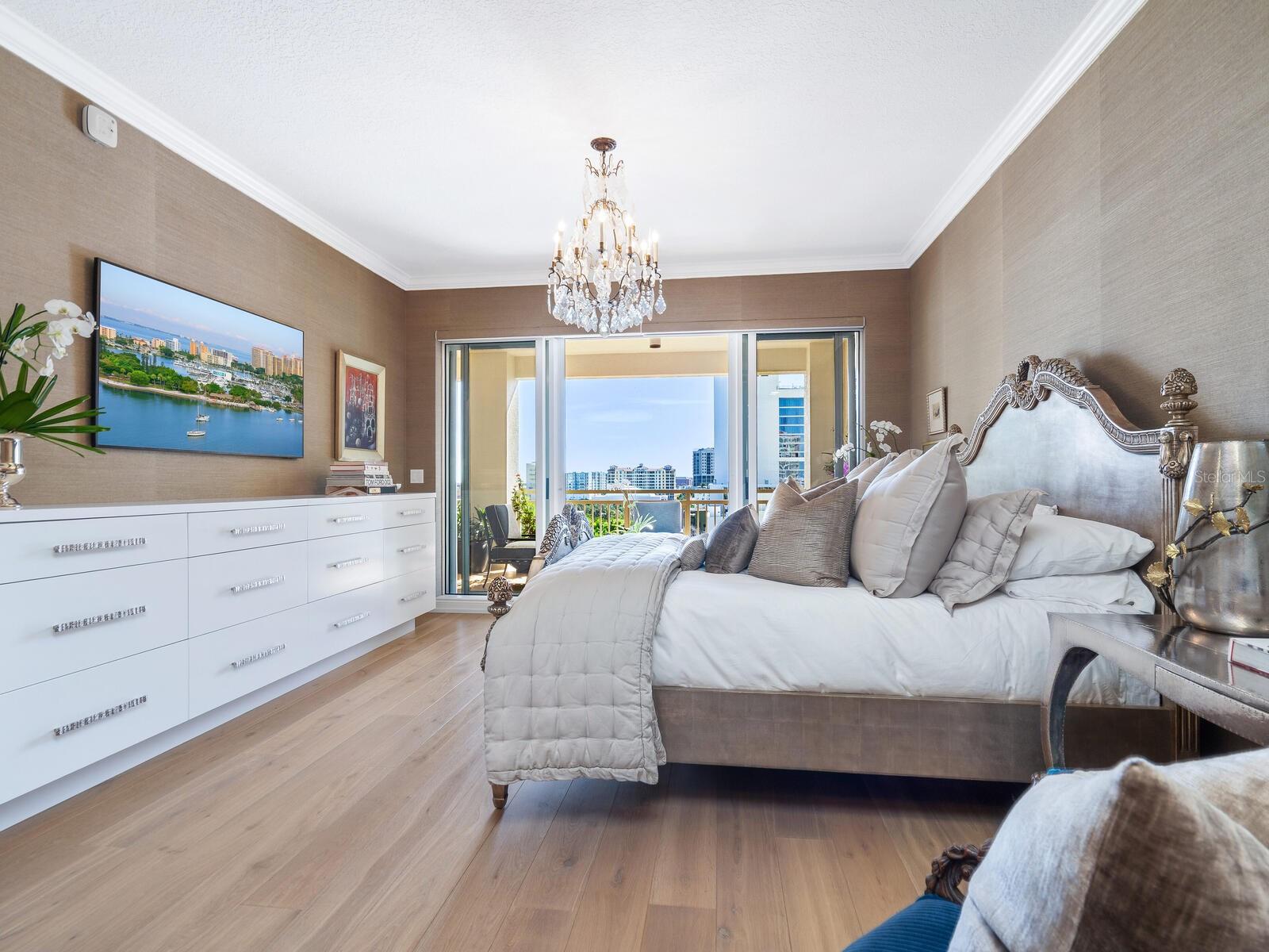 THE TOWER RESIDENCES - Residential