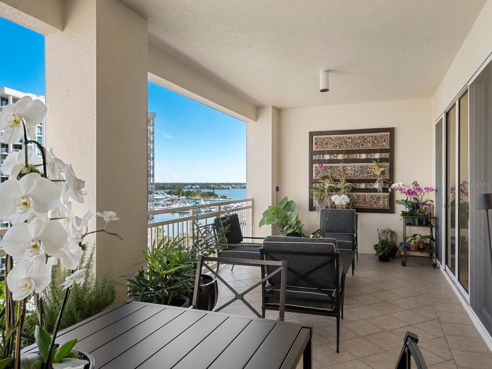 THE TOWER RESIDENCES - Residential