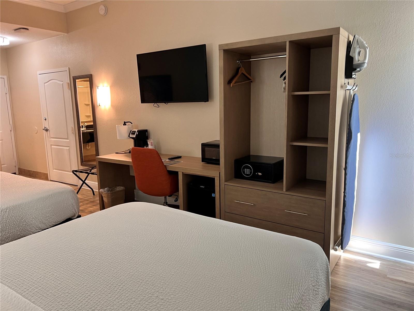 MERIDIAN PALMS COMM CONDO - Residential