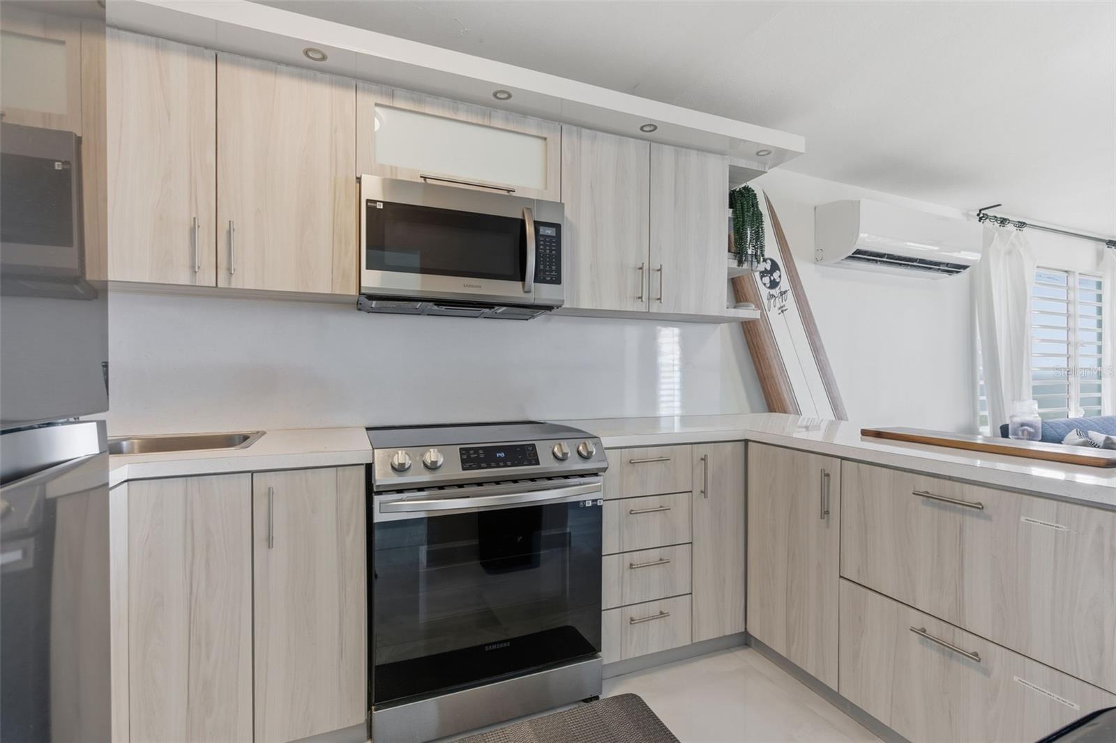 91 - E CALLE KENNEDY