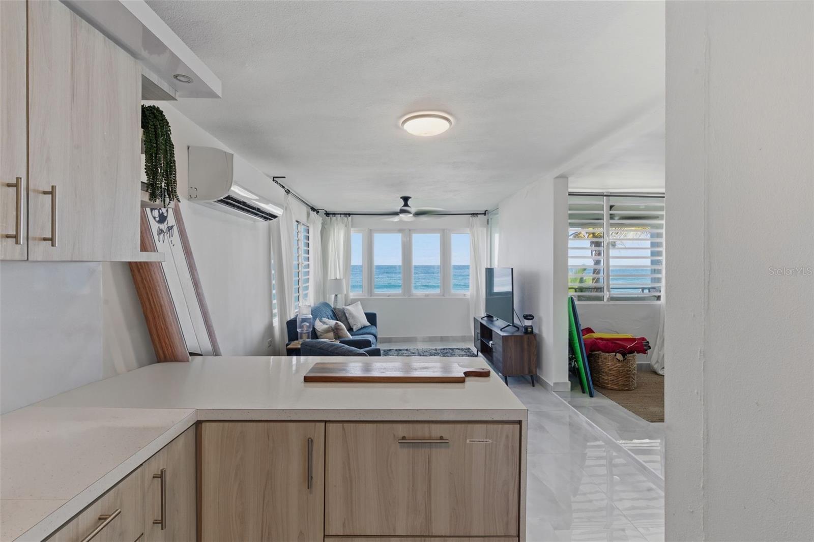 91 - E CALLE KENNEDY