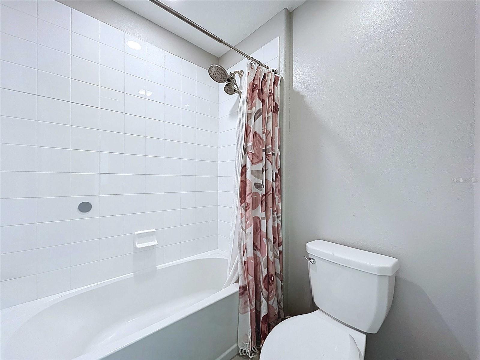 RIVERCREST LAKES - Residential