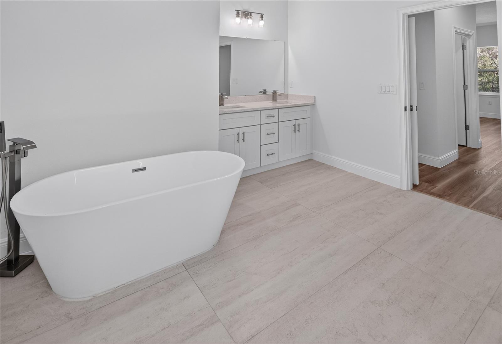 MARION OAKS - Residential